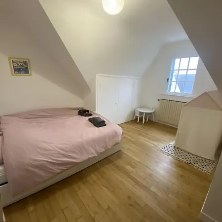 Holiday home Maison Avec Jardin Proche Du Centre Et Des Plages